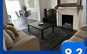 Modern Four Bedroom Semi-Detached House With Off Street Parking 8 Min Drive To Wembley Stadium, 5 Miles To Central London